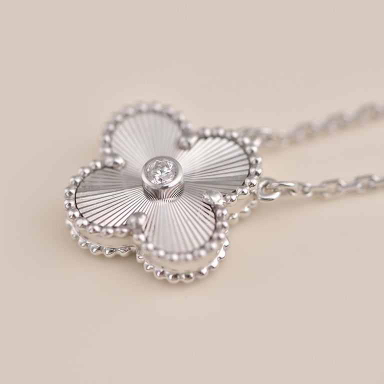 [Olivia Jewelry]CLOVER  15MM DIAMOND LASER NECKLACE SILVER