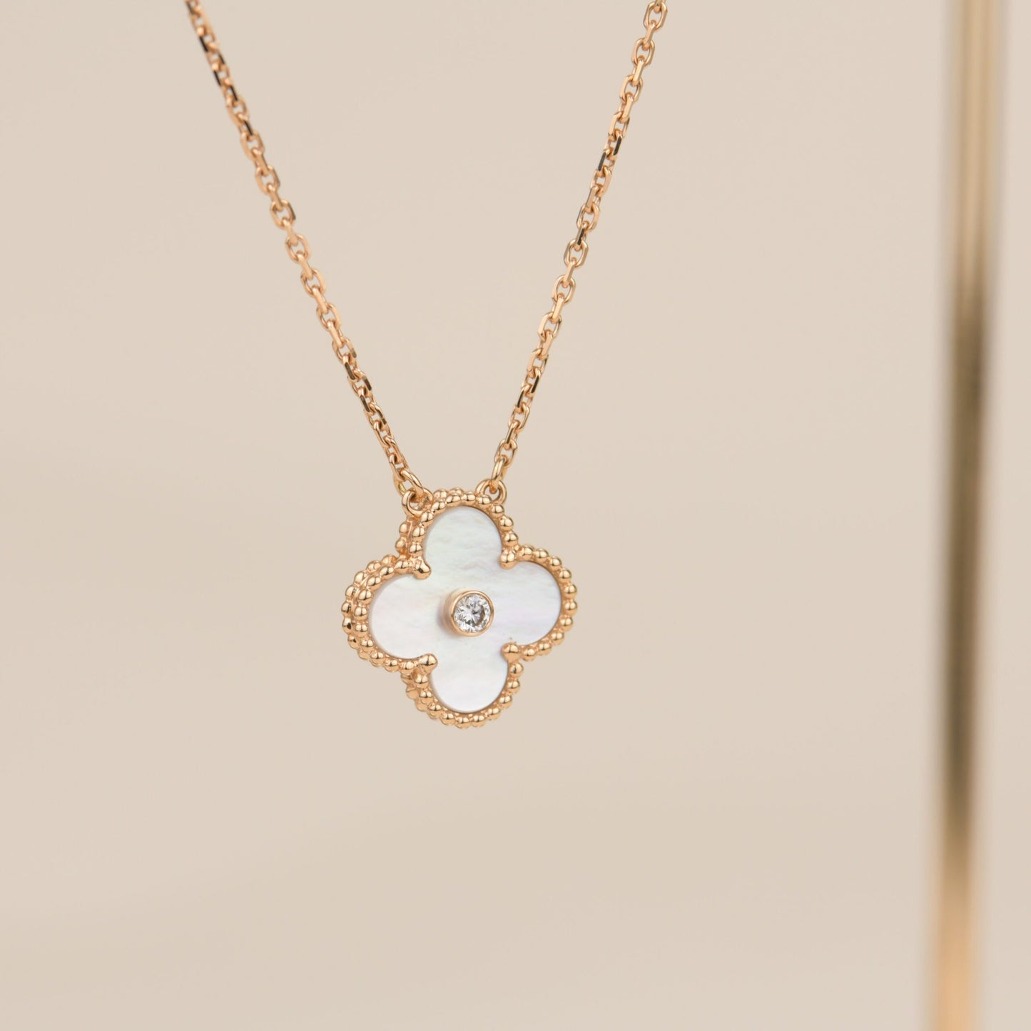 [Olivia Jewelry]CLOVER 15MM DIAMOND WHITE FRITILLARIA NECKLACE
