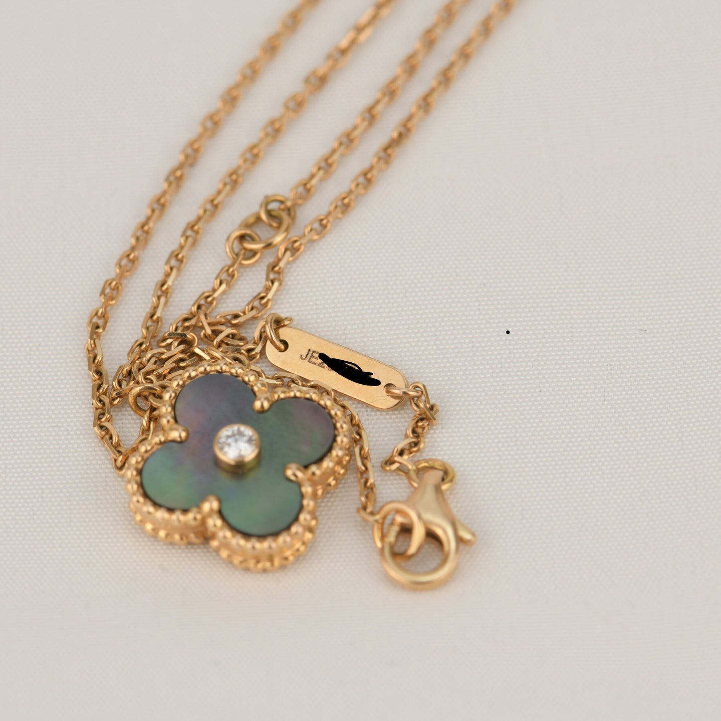 [Olivia Jewelry]CLOVER 15MM DIAMOND AND MOTHER-OF-GREY NECKLACE