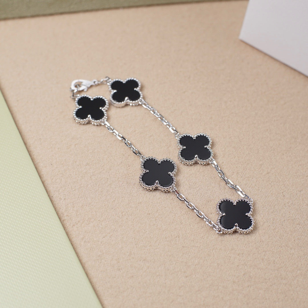 [Olivia JW]CLOVER 5 MOTIF ONYXS  BRACELET SILVER
