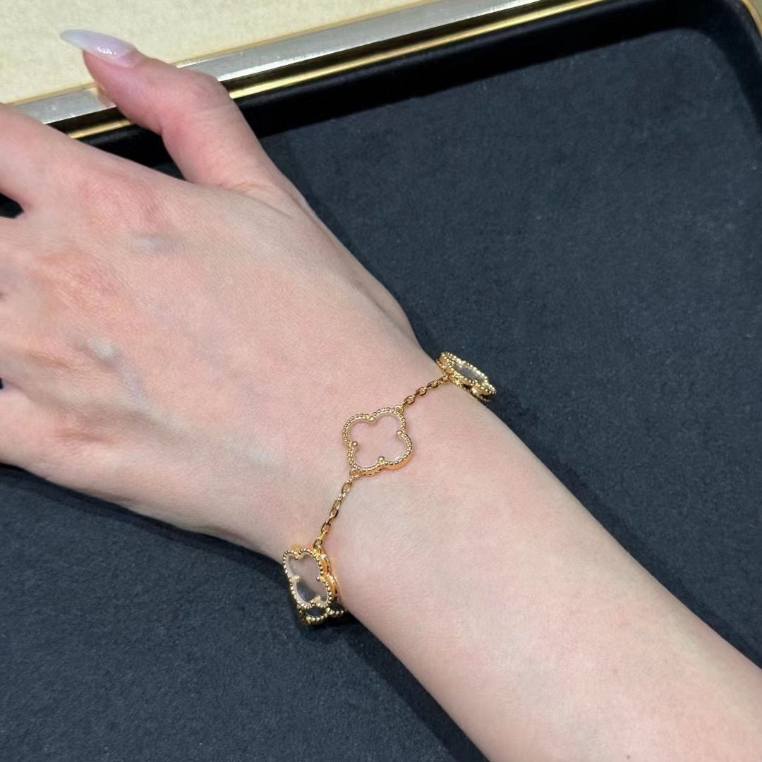 [Olivia JW]CLOVER 5 MOTIF ROCK CRYSTAL PINK GOLD BRACELET