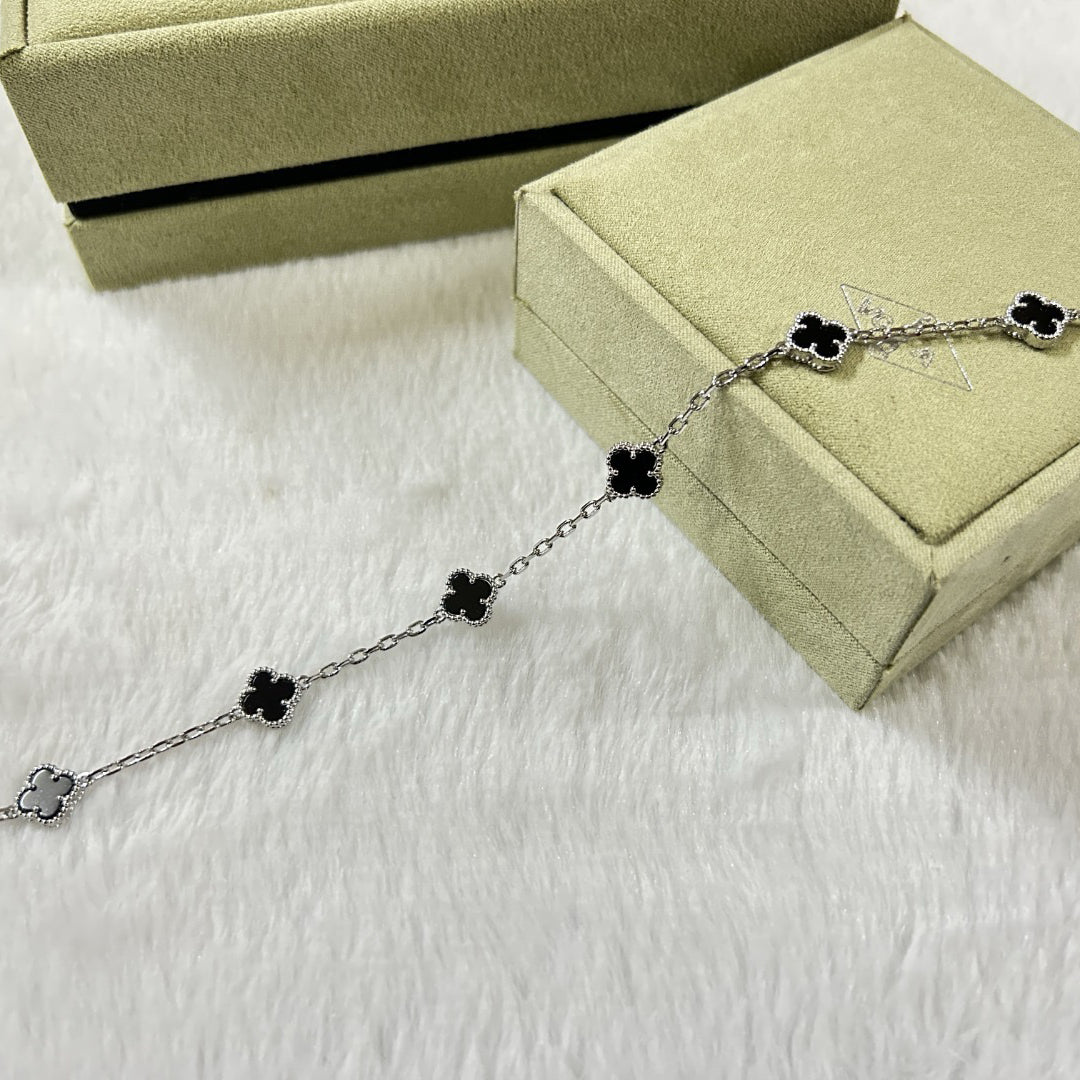 [Olivia JW]CLOVER 6 MOTIF  ONYXS BRACELET