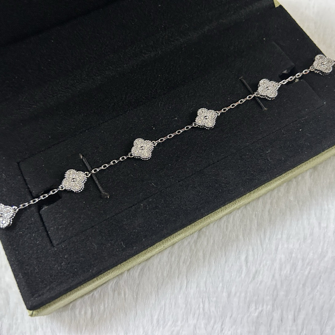 [Olivia JW]CLOVER 6 MOTIF DIAMOND BRACELET