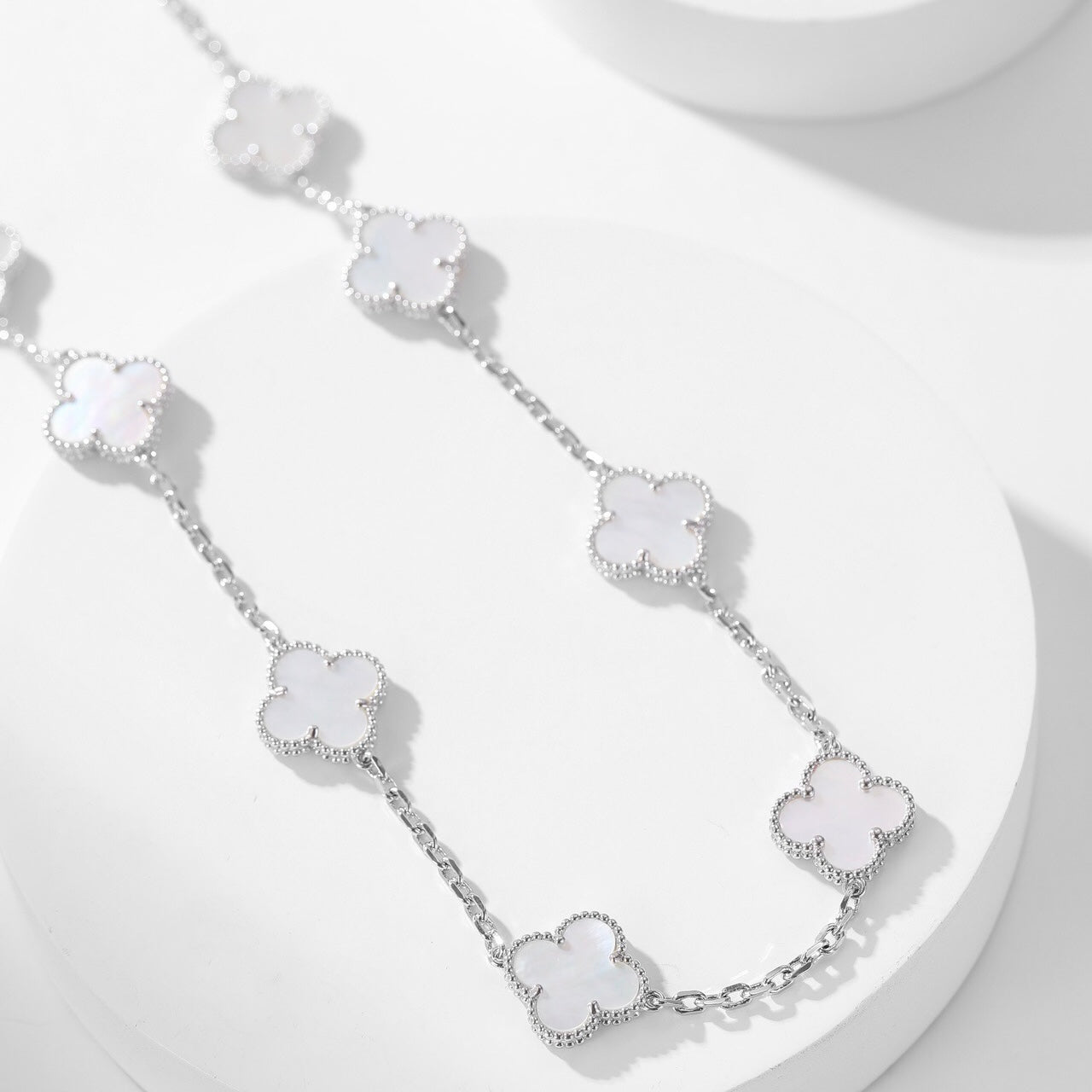 [Olivia Jewelry]CLOVER 10 MOTIFS WHITE MOTHER OF PEARL NECKLACE