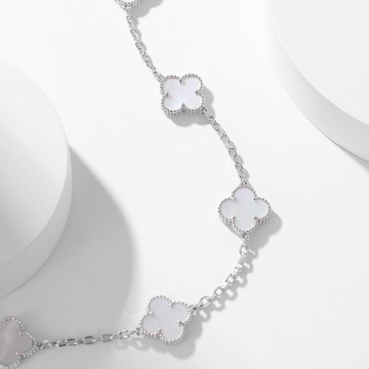 [Olivia Jewelry]CLOVER 10 MOTIFS WHITE MOTHER OF PEARL NECKLACE