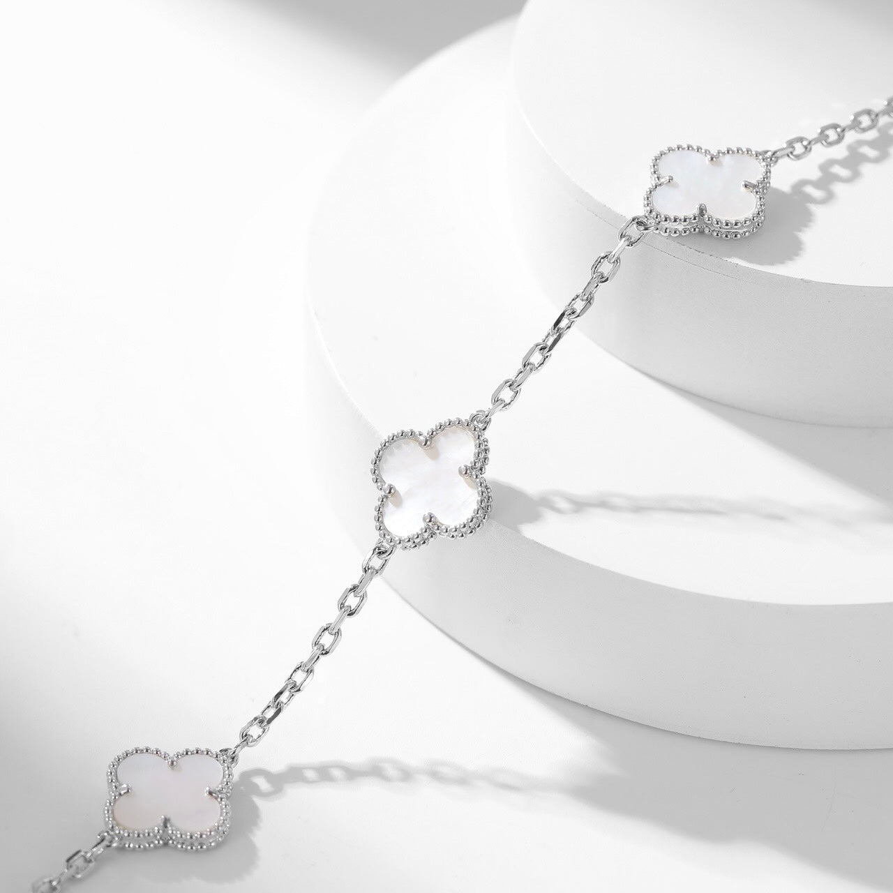 [Olivia Jewelry]CLOVER 10 MOTIFS WHITE MOTHER OF PEARL NECKLACE