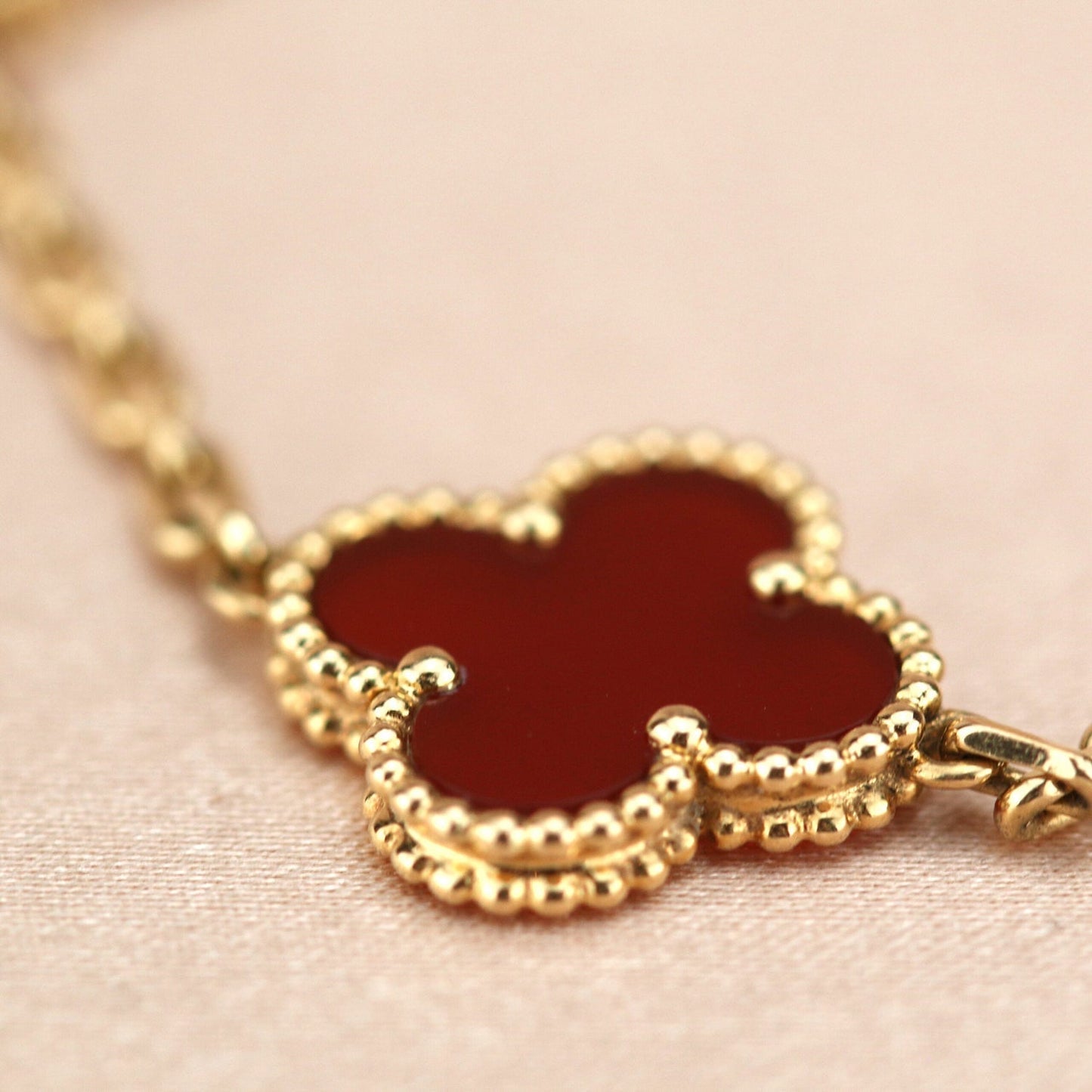[Olivia JW]CLOVER 5 MOTIFS RED AGATE  BRACELET