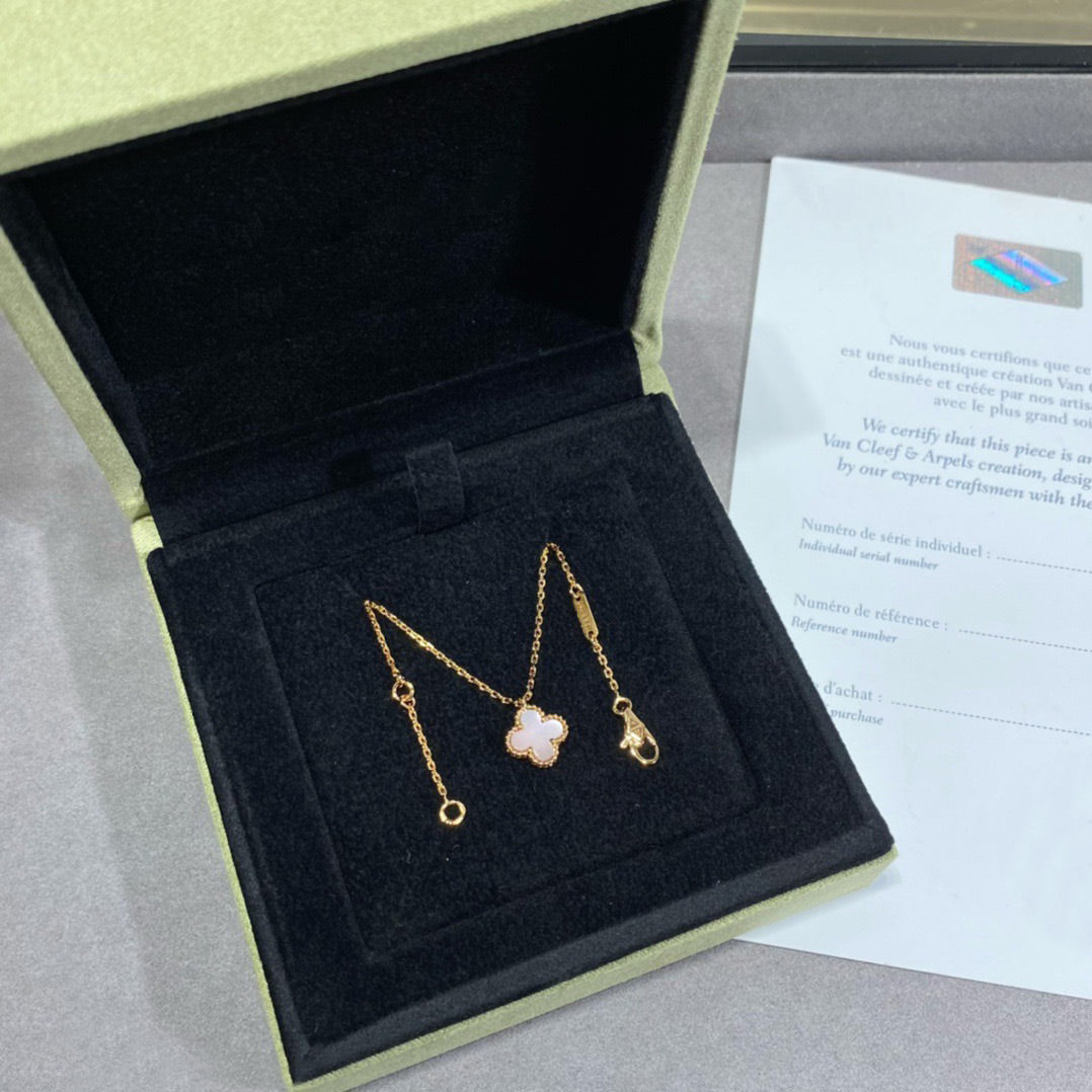 [Olivia Jewelry]CLOVER 15MM PINK MOTHER-OF-PEARL SINGLE FLOWER NECKLACE