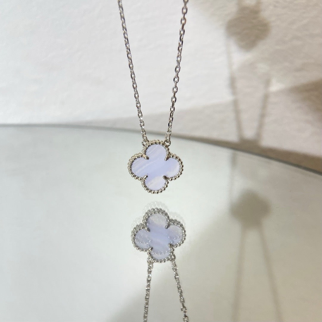 [Olivia Jewelry]CLOVER 15MM BLUE CHALCEDONY NECKLACE SILVER