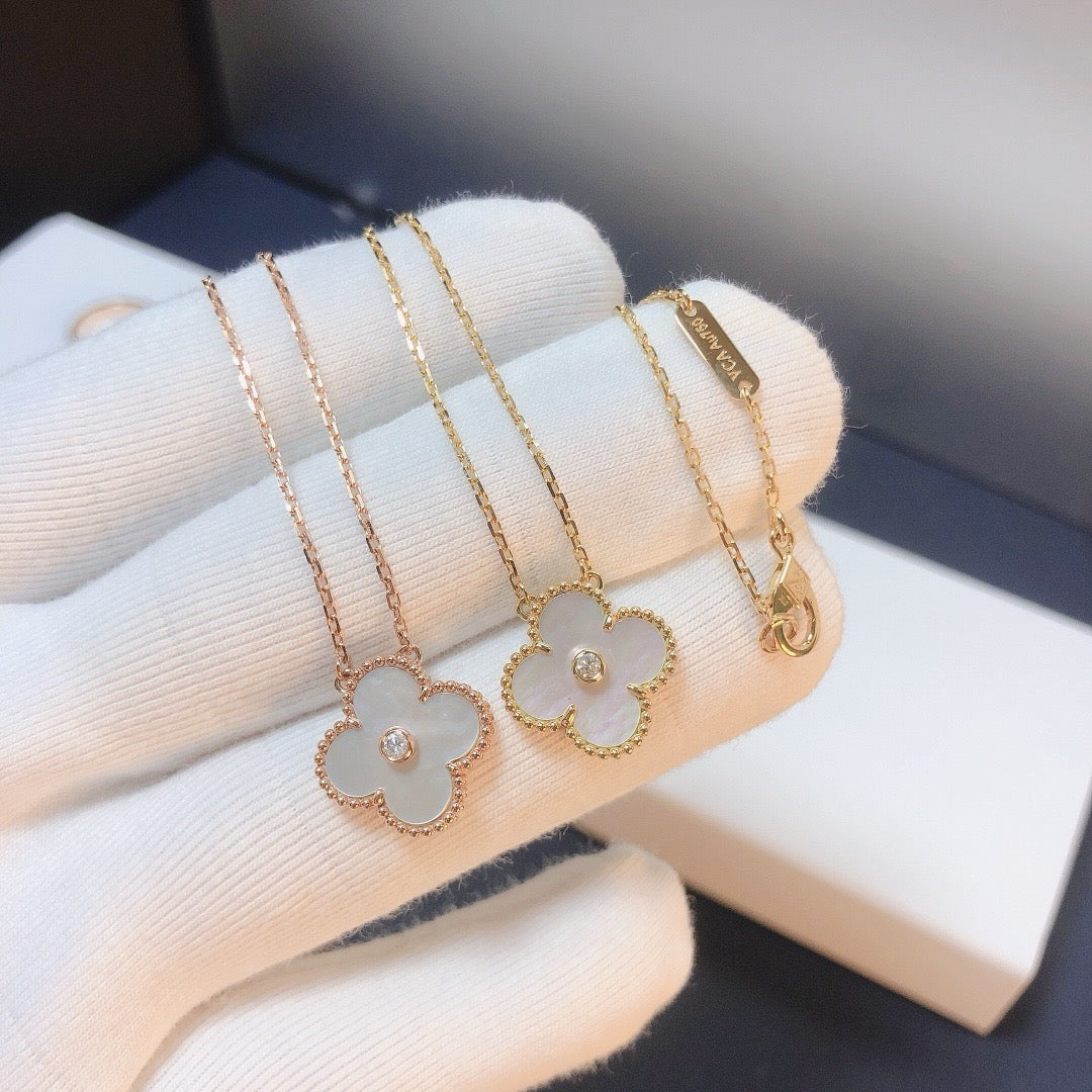 [Olivia Jewelry]CLOVER 15MM DIAMOND WHITE FRITILLARIA NECKLACE