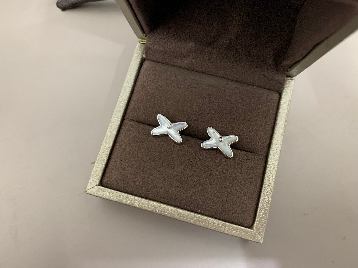 [Olivia Jewelry]JEUX DE WHITE MOP SILVER DIAMOND EARRINGS