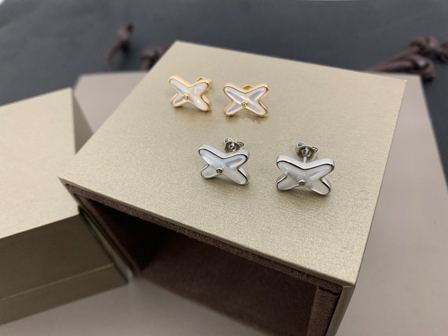[Olivia Jewelry]JEUX DE WHITE MOP SILVER DIAMOND EARRINGS