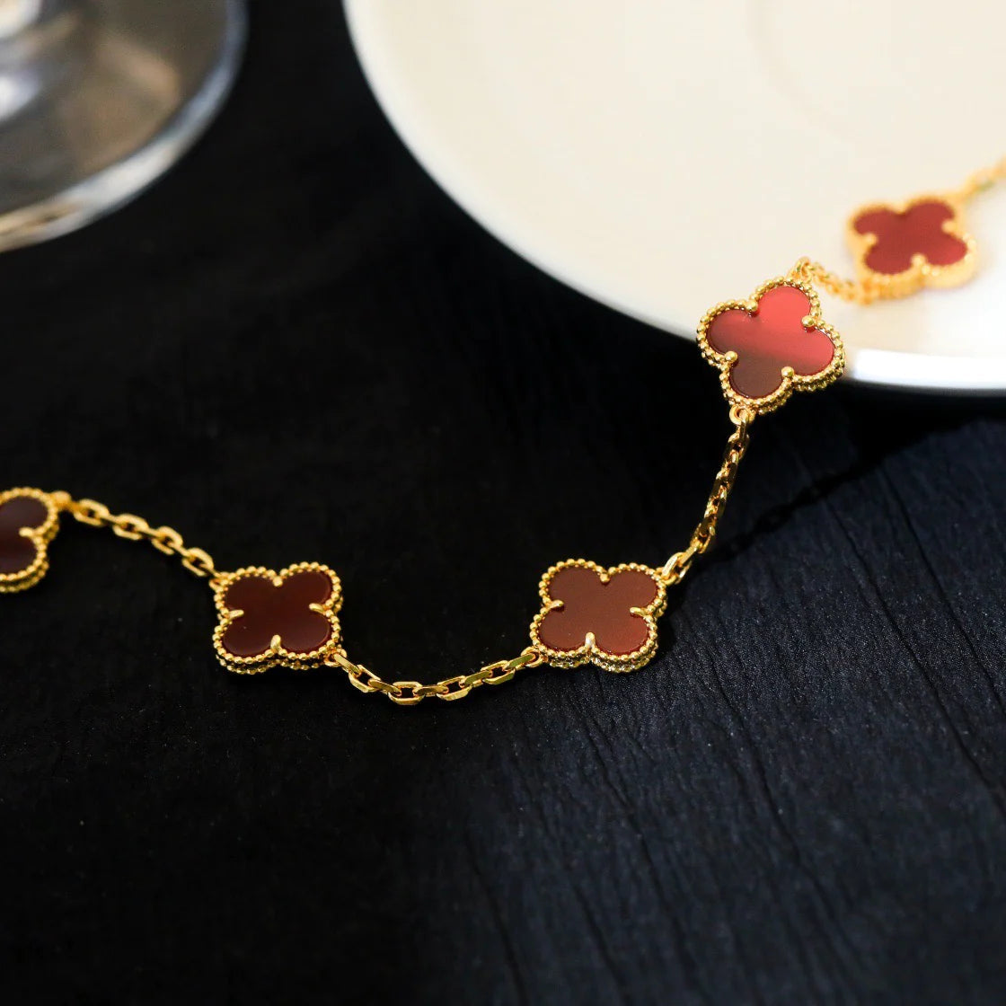[Olivia JW]CLOVER 5 MOTIFS RED AGATE  BRACELET