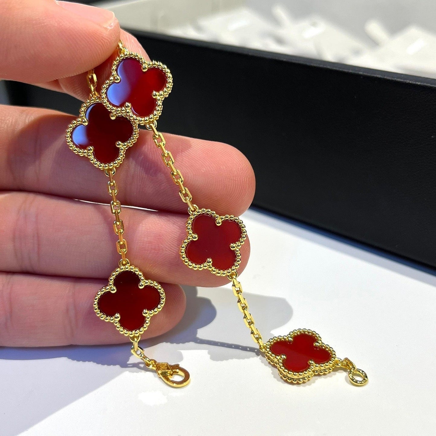 [Olivia JW]CLOVER 5 MOTIFS RED AGATE  BRACELET