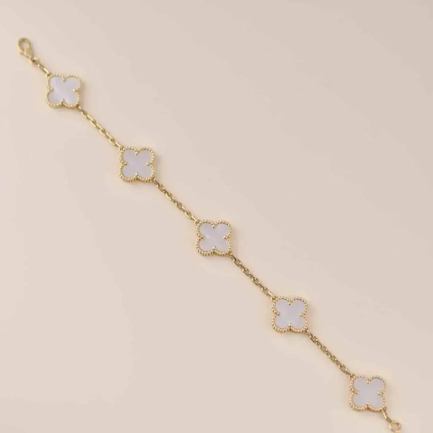 [Olivia JW]CLOVER  5 MOTIF WHITE MOP BRACELET