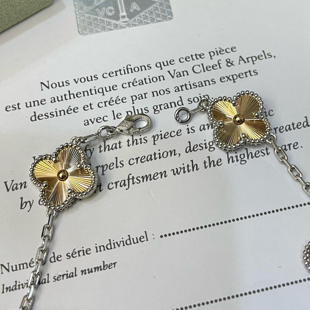 [Olivia JW]CLOVER  5 MOTIFS  CHRISTMAS LIMITED EDITION BRACELET