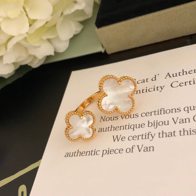 [Olivia Jewelry]CLOVER BETWEEN THE FINGER RING