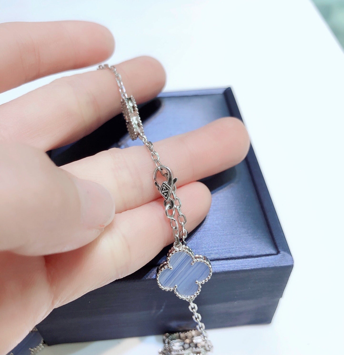 [Olivia Jewelry]CLOVER 10 MOTIFS CHALCEDONY DIAMONDS SILVER NECKLACE
