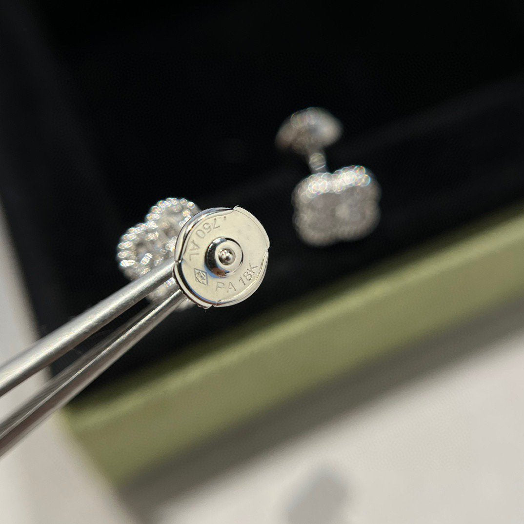 [Olivia Jewelry]CLOVER MINI DIAMOND STUD EARRINGS