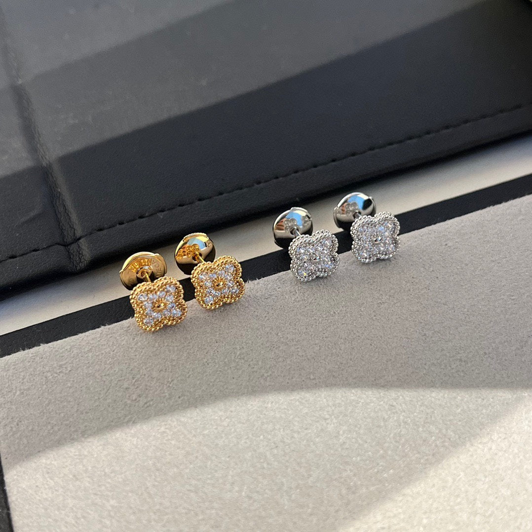 [Olivia Jewelry]CLOVER MINI DIAMOND STUD EARRINGS