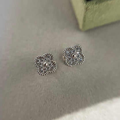 [Olivia Jewelry]CLOVER MINI DIAMOND STUD EARRINGS