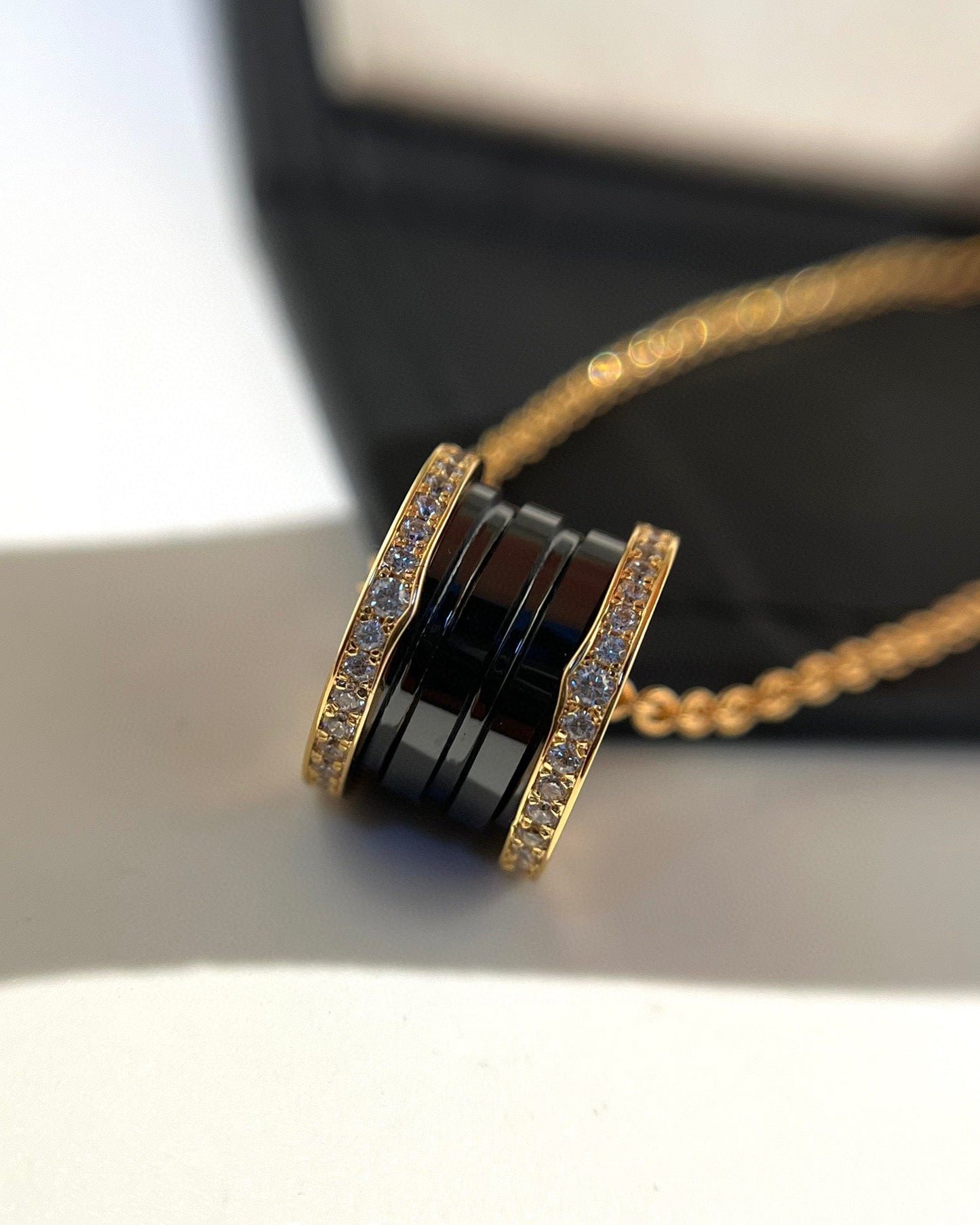 [OLIVIA]ZERO 1 BLACK CERAMIC DIAMOND PINK GOLD NECKLACE