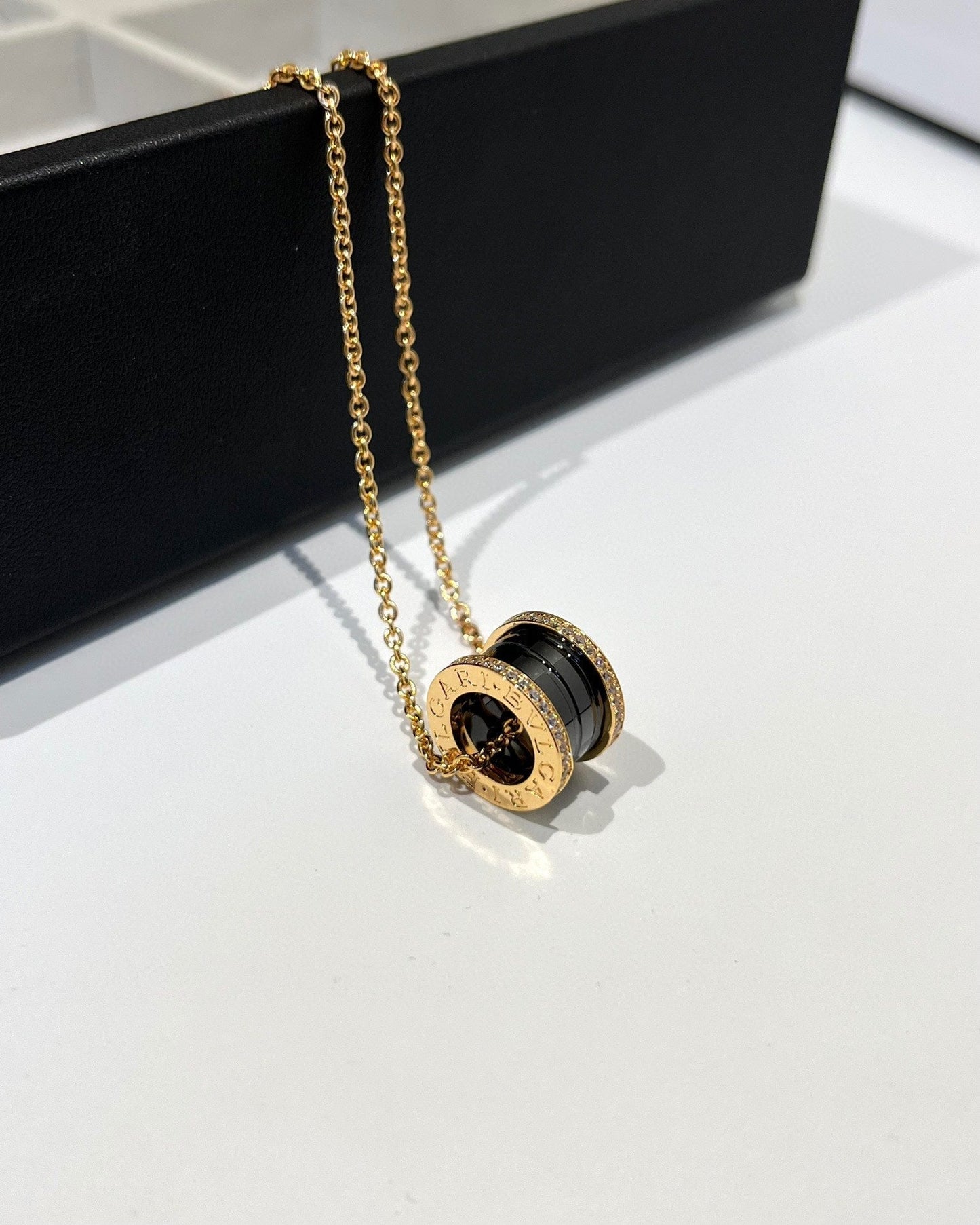 [OLIVIA]ZERO 1 BLACK CERAMIC DIAMOND PINK GOLD NECKLACE