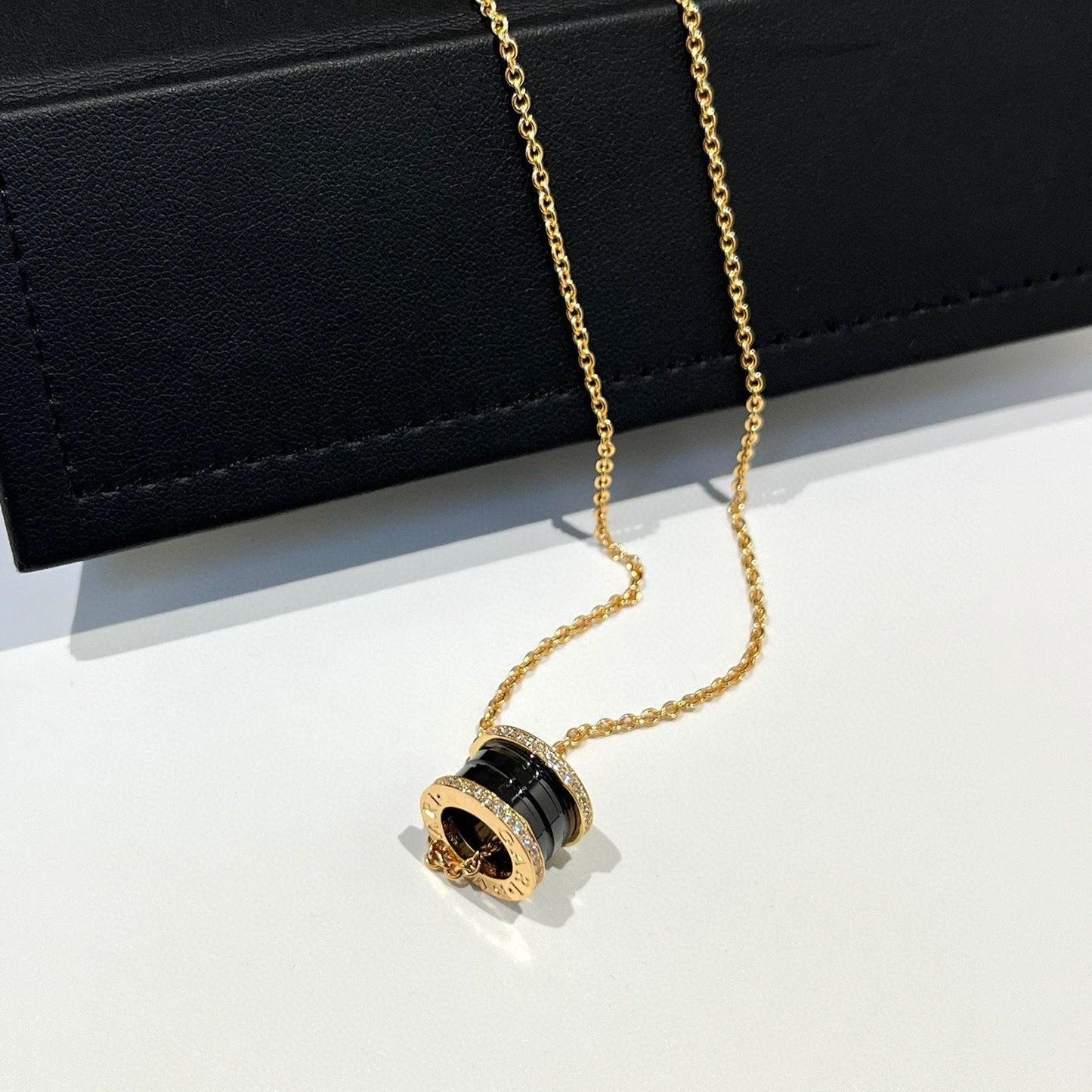 [OLIVIA]ZERO 1 BLACK CERAMIC DIAMOND PINK GOLD NECKLACE