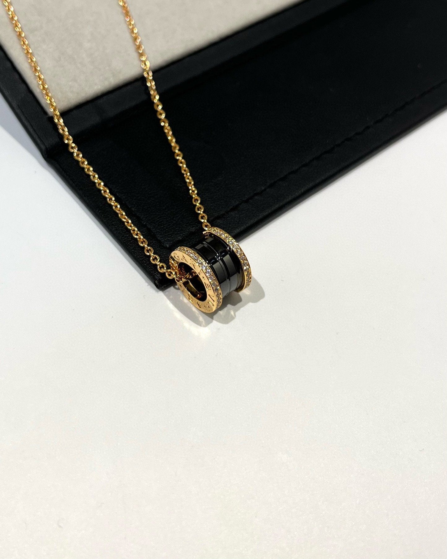 [OLIVIA]ZERO 1 BLACK CERAMIC DIAMOND PINK GOLD NECKLACE
