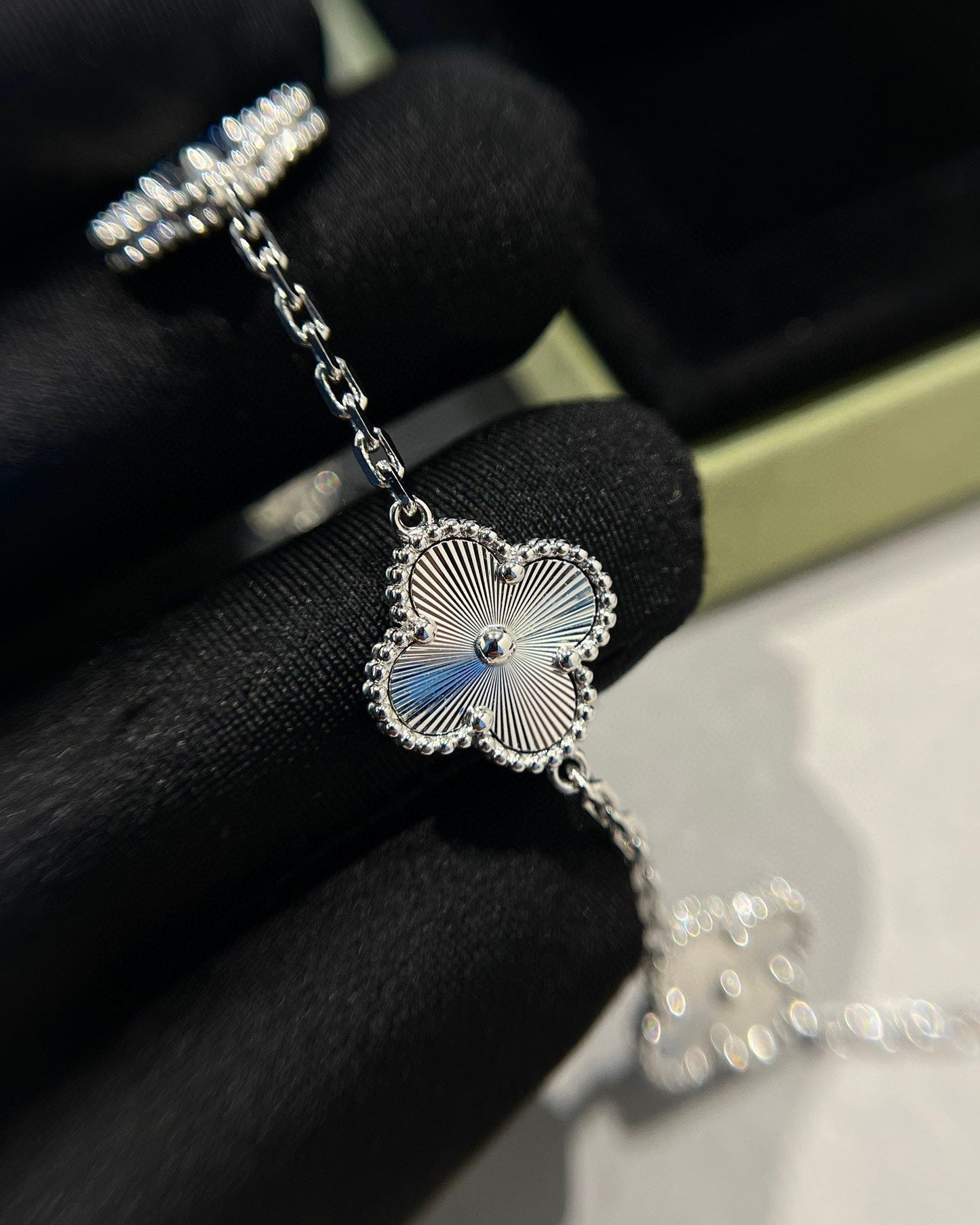[Olivia JW]CLOVER SILVER 5 MOTIFS BRACELET