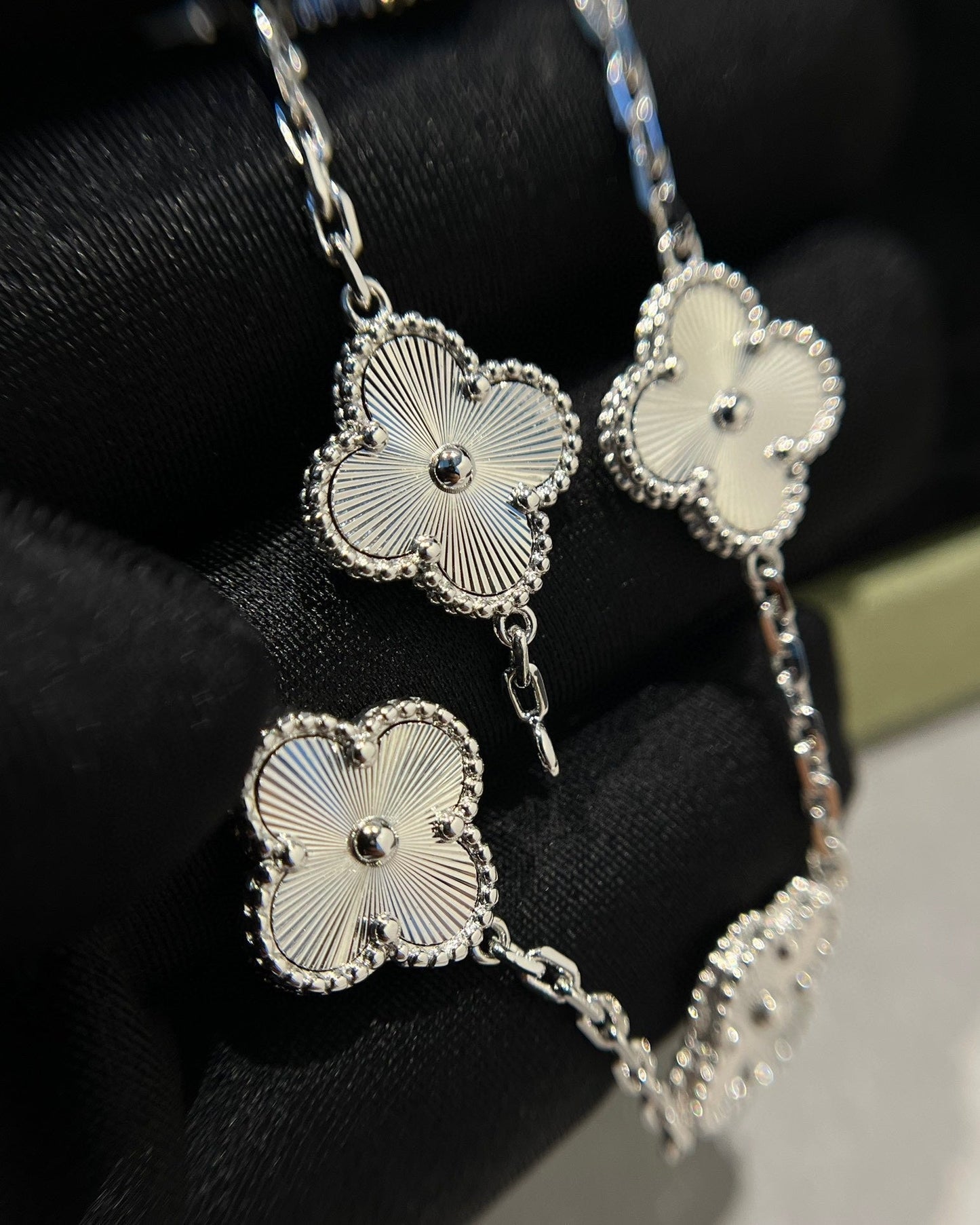 [Olivia JW]CLOVER SILVER 5 MOTIFS BRACELET