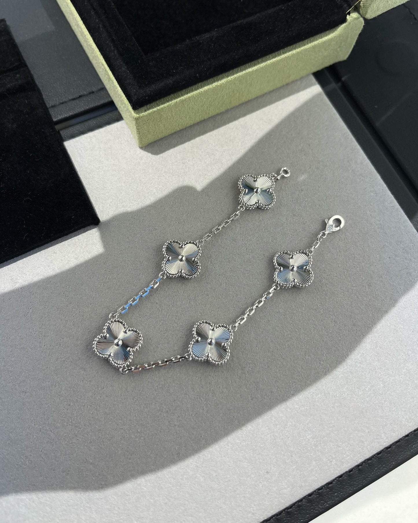 [Olivia JW]CLOVER SILVER 5 MOTIFS BRACELET