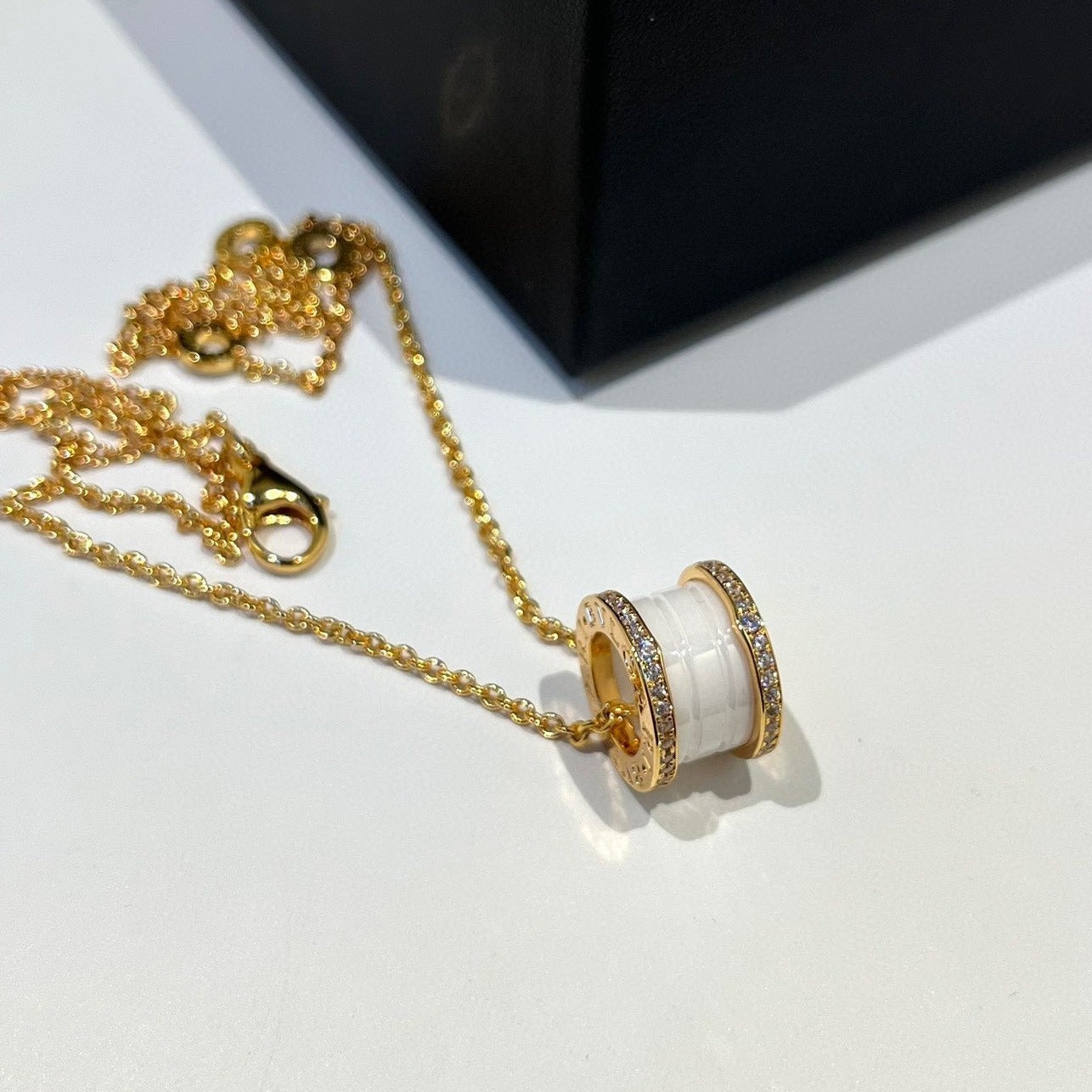 [OLIVIA]ZERO 1 WHITE CERAMIC DIAMOND PINK GOLD NECKLACE